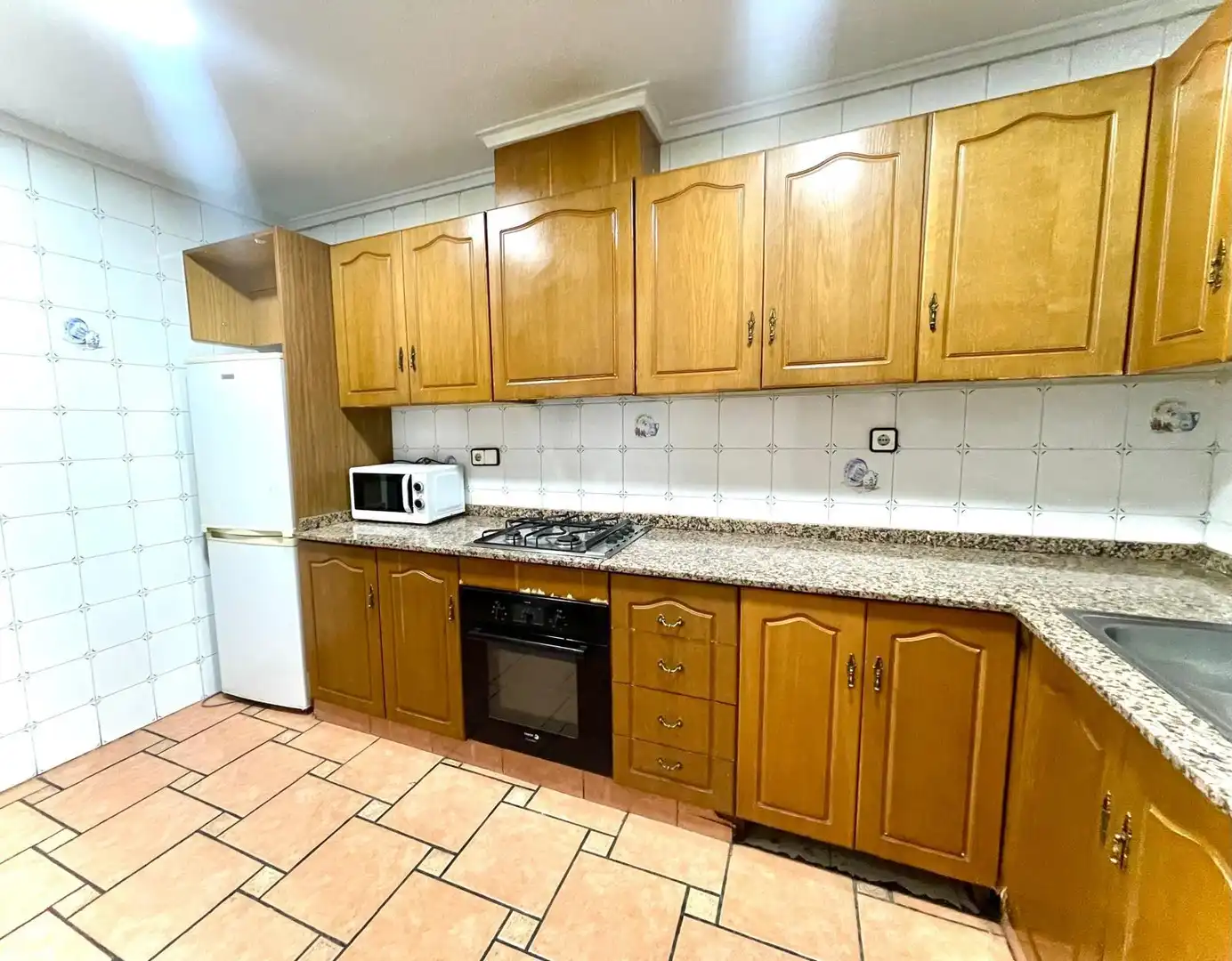 Cocina de Planta baja en venta en Elche / Elx con Balcón y Alarma