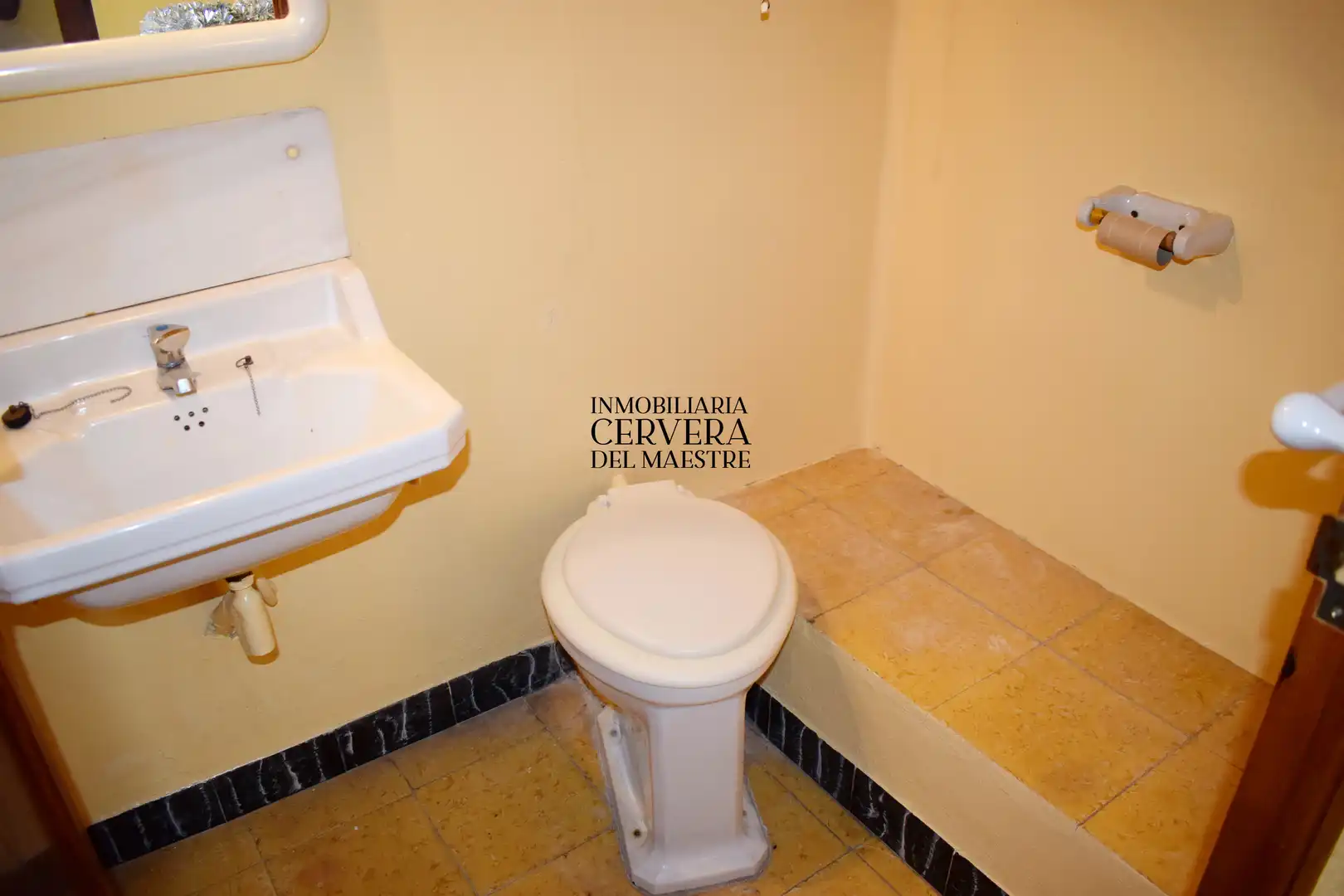 Baño de Casa adosada en venta en Xert con Terraza