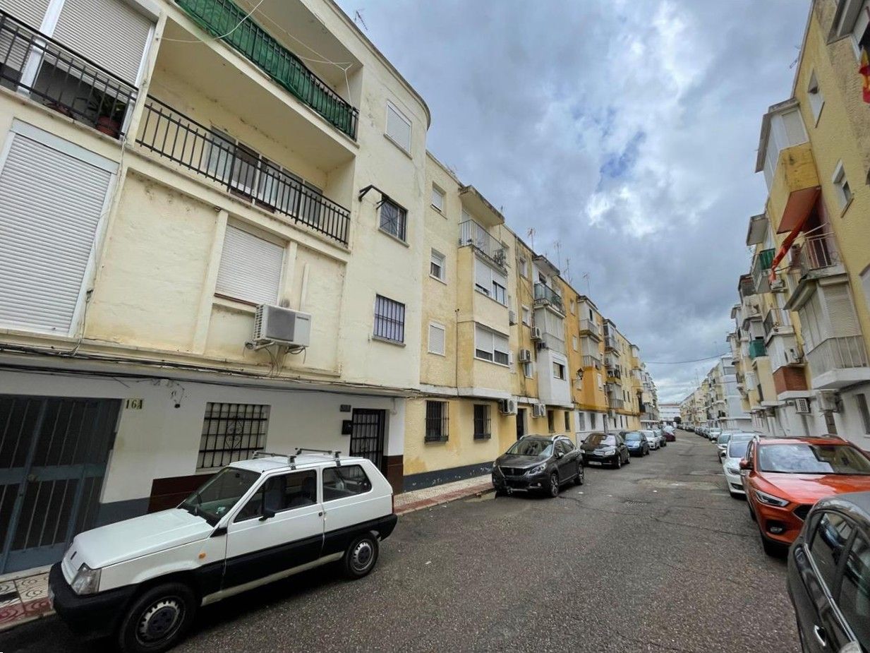 Vista exterior de Piso en venta en Lora del Río