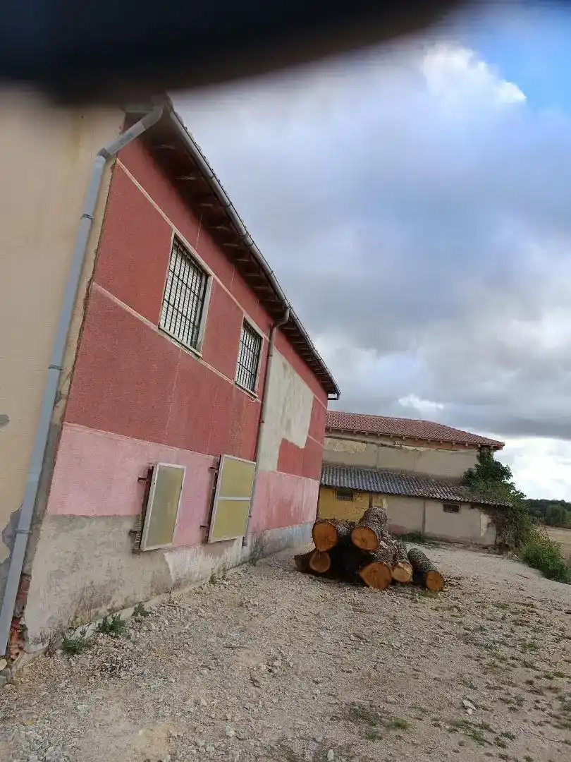 Vista exterior de Casa adosada en venda en Mantinos