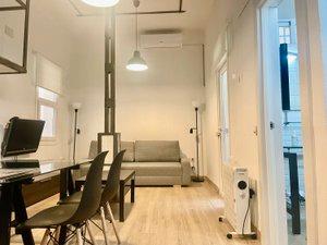 Sala d'estar de Apartament en venda en  Madrid Capital amb Aire condicionat, Calefacció i Parquet