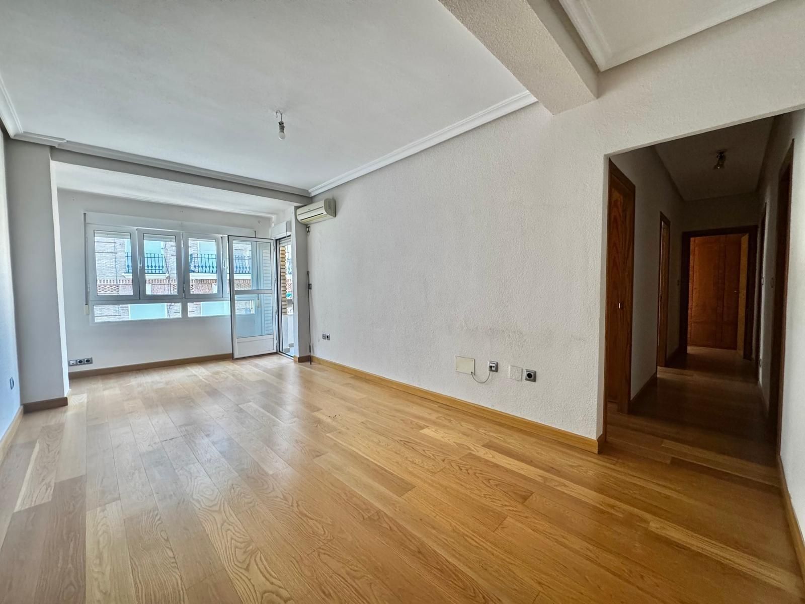 Sala d'estar de Pis en venda en  Murcia Capital amb Aire condicionat i Balcó