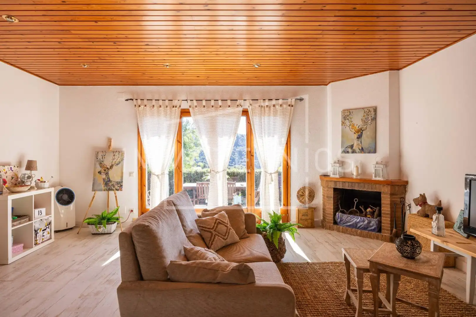 Living room of Houses for sale in Sant Cebrià de Vallalta
