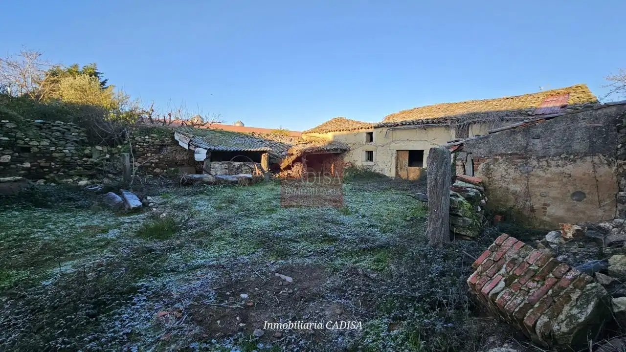 Casa o xalet en venda en Hinojosa de Duero amb Calefacció, Jardí privat i Traster