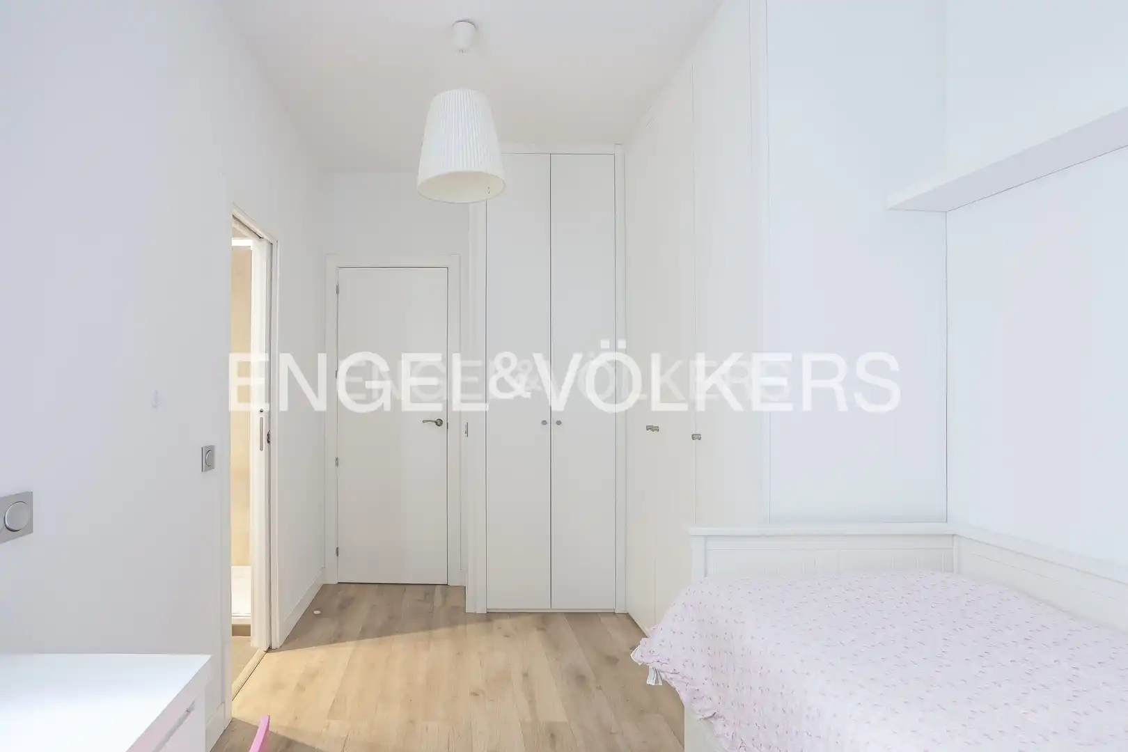Habitación de Piso de alquiler en Madrid con Aire acondicionado, Calefacción y Amueblado