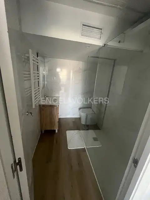 Badezimmer von Dachboden zur Miete in Alcobendas mit Klimaanlage, Heizung und Terrasse