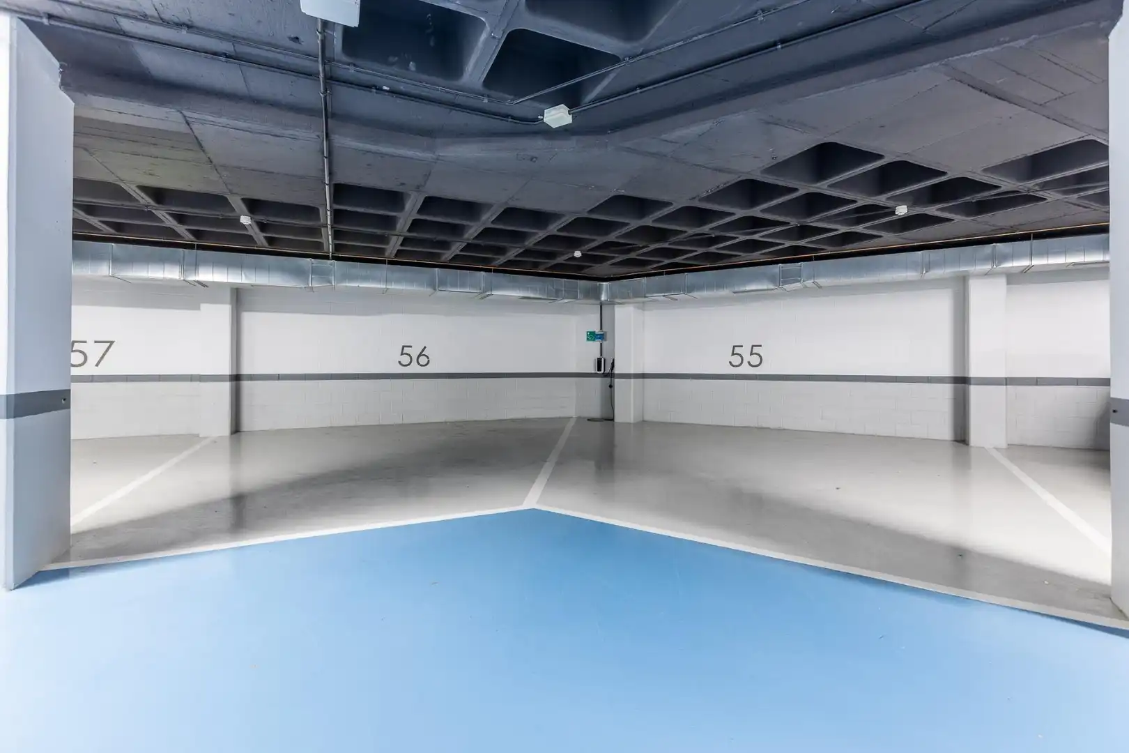 Parking de Piso en venta en A Coruña Capital  con Calefacción, Jardín privado y Trastero