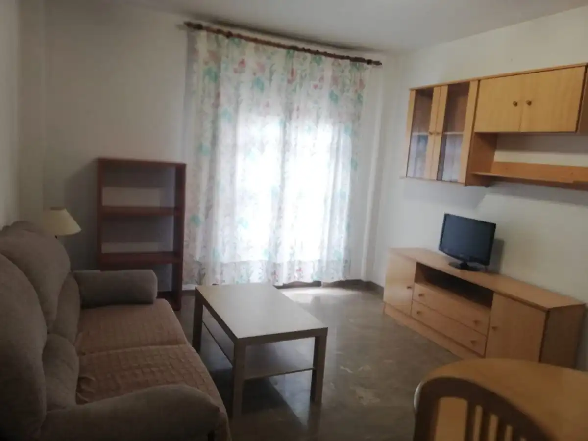 Apartament amb terrassa de lloguer a Reina Victoria - Matadero