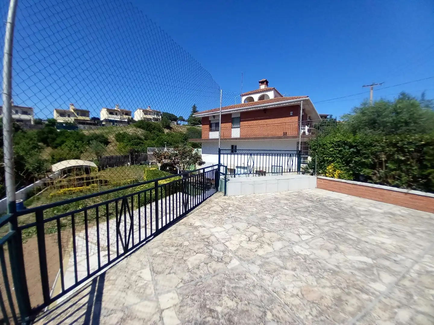 Vista exterior de Casa o xalet en venda en Castellbisbal amb Calefacció