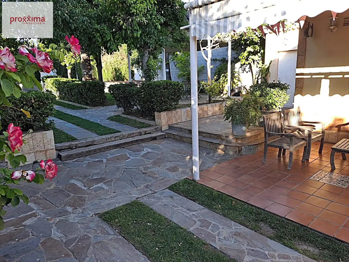 Terrassa de Casa o xalet en venda en Dos Hermanas amb Aire condicionat, Jardí privat i Terrassa