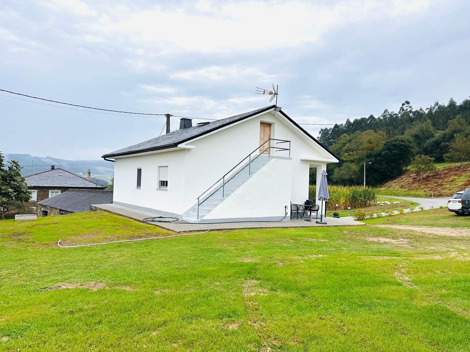 Vista exterior de Casa o xalet en venda en Barreiros amb Calefacció, Jardí privat i Terrassa