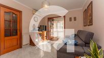 Sala d'estar de Pis en venda en Cornellà de Llobregat amb Aire condicionat, Calefacció i Forn