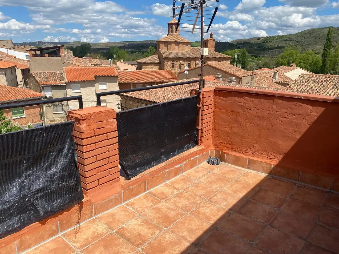 Terrassa de Finca rústica en venda en Villanueva de Jiloca amb Jardí privat