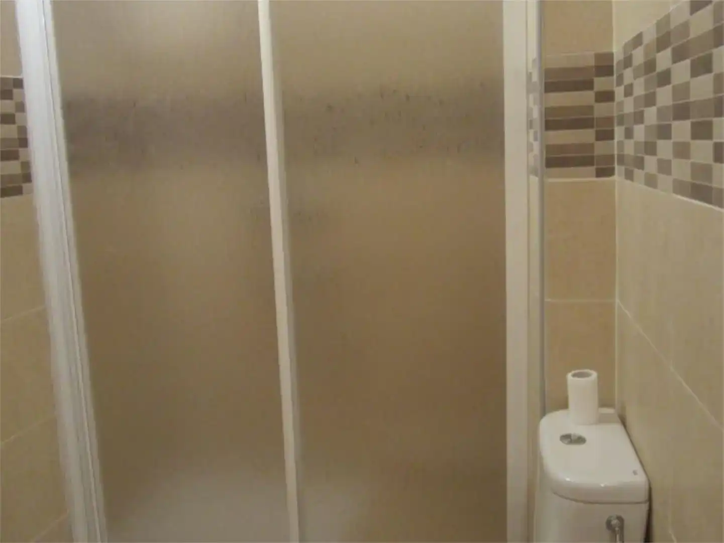 Bany de Apartament de lloguer en Puebla de Lillo, León