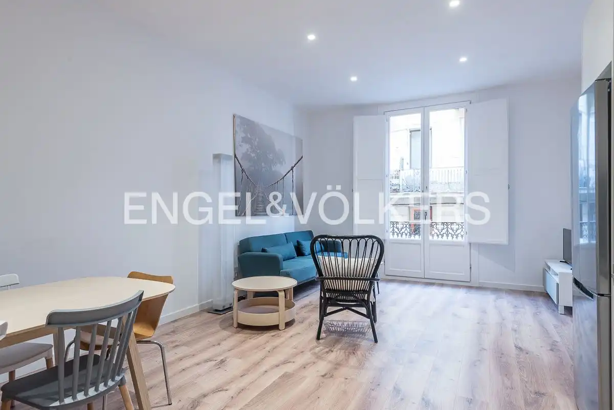 Flat with terrace to rent in Ciutat Vella, imagen 2