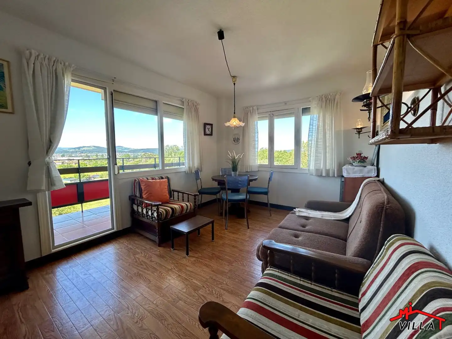 Living room of Flat for sale in Laredo  with Terrace and Furnished