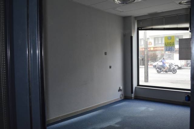 Local comercial en Alquiler en Avenida de Castilla en El Bibio - Parque