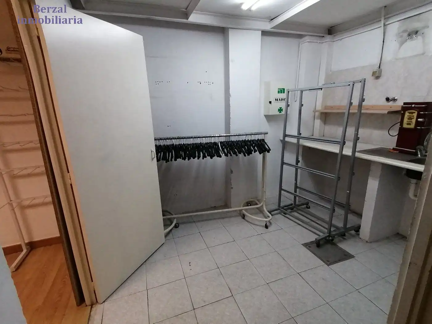 Local comercial de lloguer a Calle Gonzalo Berceo, imagen 7