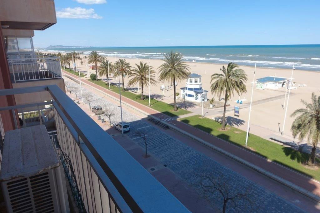 Vista exterior de Apartament de lloguer en Gandia amb Aire condicionat, Terrassa i Moblat