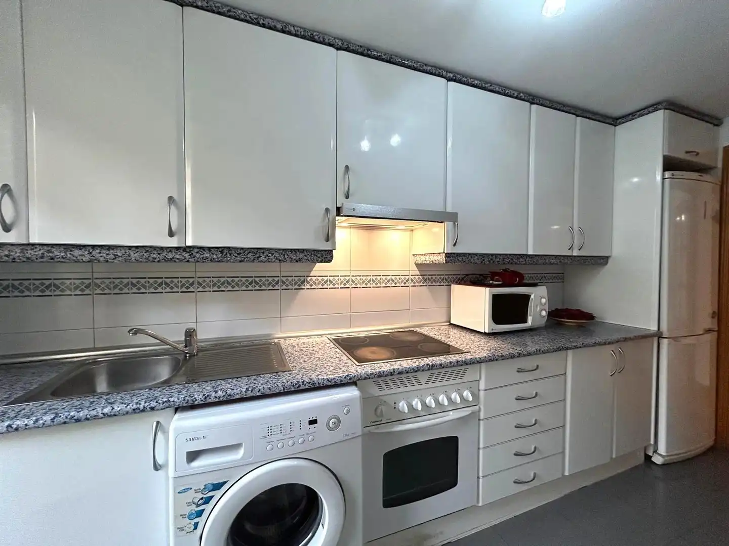 Küche von Wohnung zum Verkauf in Madrid mit Klimaanlage, Heizung und Gemeinschaftspool