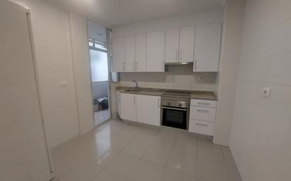 Kitchen of Flat to rent in Vigo   with Storage room and Balcony