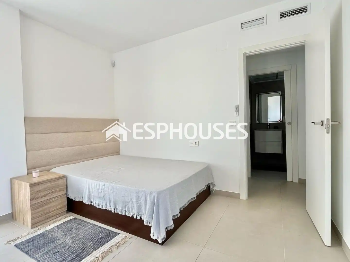 Habitación de Casa o chalet en venta en Guardamar del Segura con Aire acondicionado, Trastero y Piscina