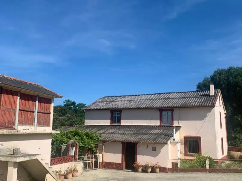Casa rústica amb jardí en venda a CAMIÑO PENELAS 1
