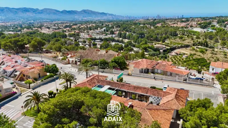 Vista exterior de Local en traspaso en Benidorm con Aire acondicionado y Amueblado