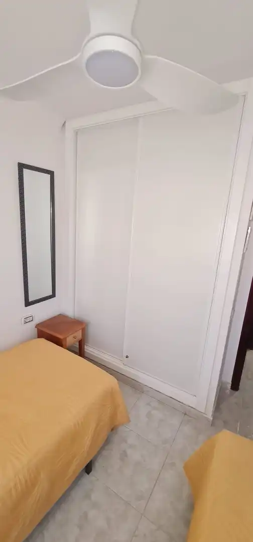 Habitación de Apartamento de alquiler en Arona con Amueblado y Piscina comunitaria