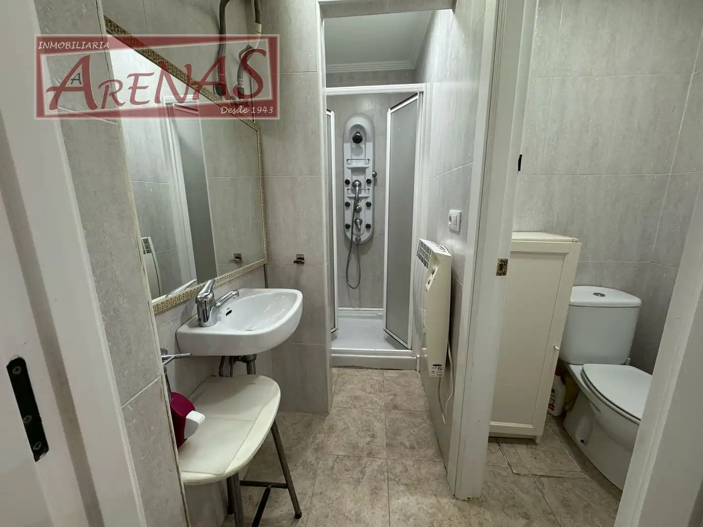 Bany de Apartament en venda en Laredo amb Calefacció, Jardí privat i Moblat