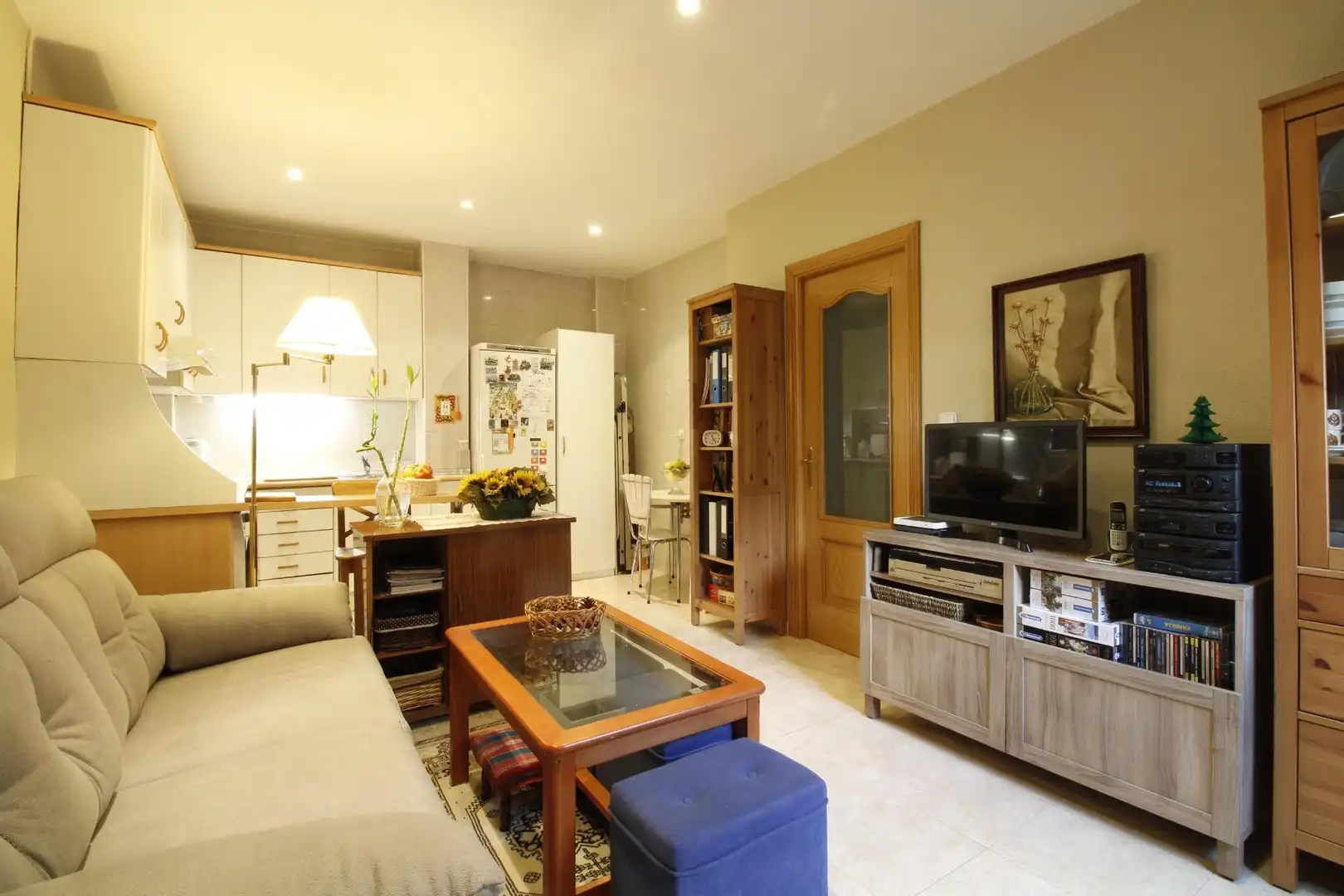Sala d'estar de Apartament en venda en Madrid amb Aire condicionat, Calefacció i Moblat