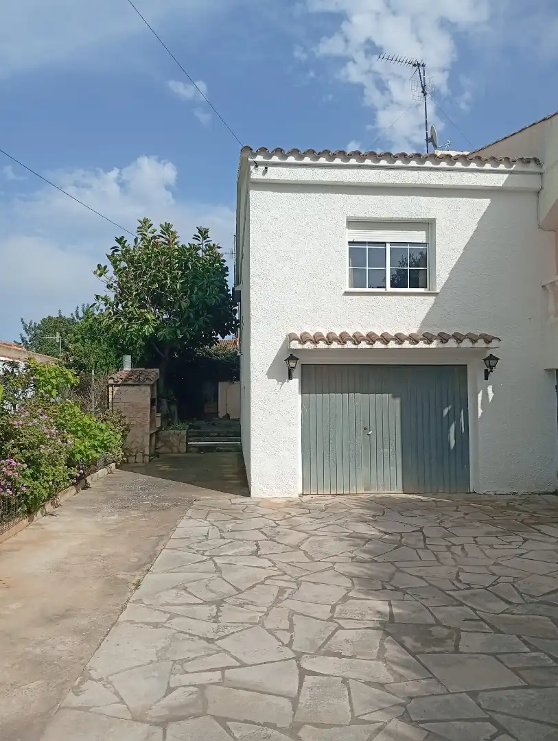 Vista exterior de Casa o xalet en venda en Oropesa del Mar / Orpesa amb Jardí privat, Terrassa i Traster