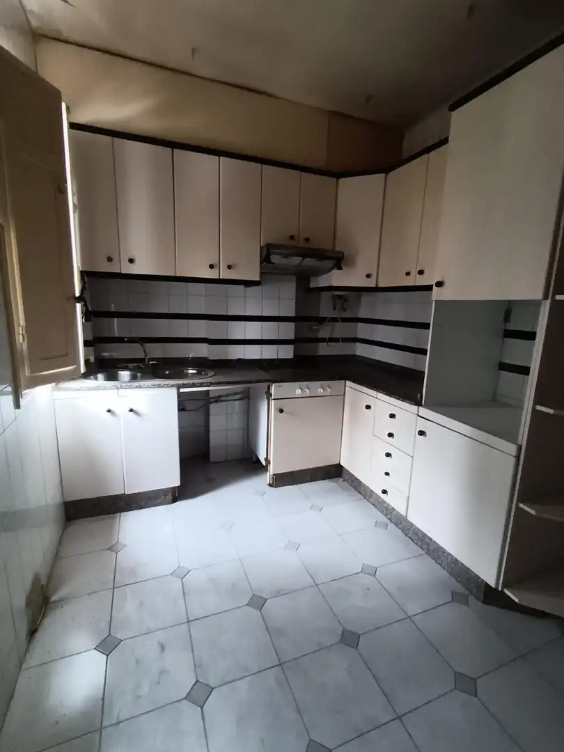 Kitchen of Buildings for sale in Ourense Capital 