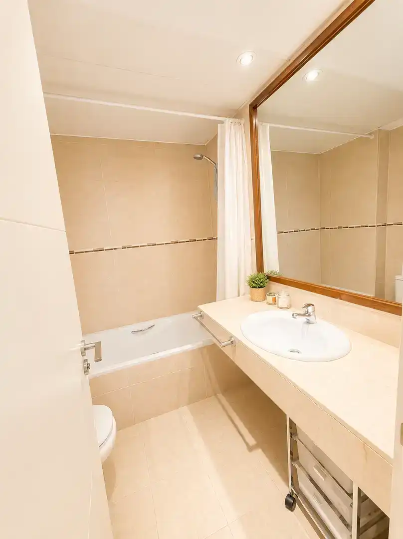 Bathroom of Flat for sale in Majadahonda  with Air Conditioner, Terrace and Swimming Pool