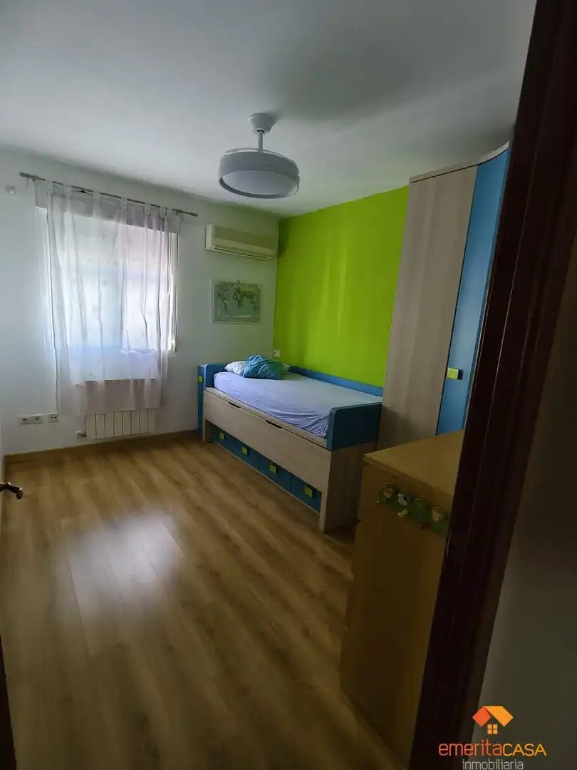 Dormitori de Casa o xalet en venda en Cáceres amb Aire condicionat, Calefacció i Traster
