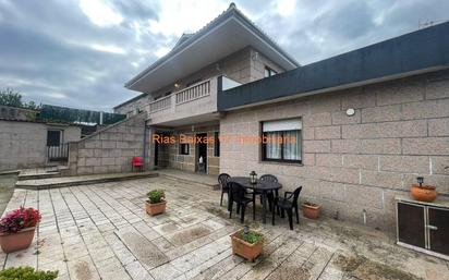 Vista exterior de Casa o xalet en venda en Mos amb Calefacció, Jardí privat i Terrassa