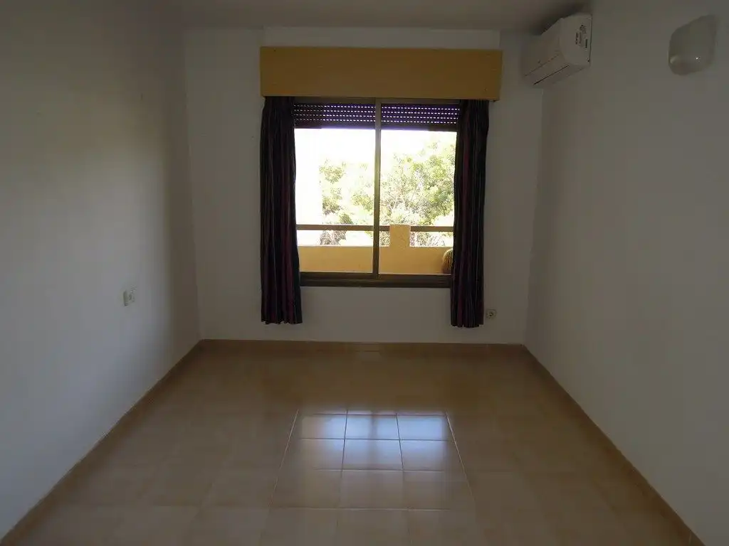 Habitación de Apartamento en venta en Altea con Aire acondicionado, Calefacción y Piscina comunitaria