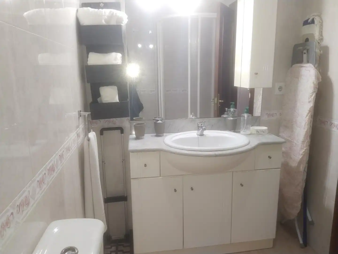 Baño de Piso de alquiler en Inmobiliaria - Barreda