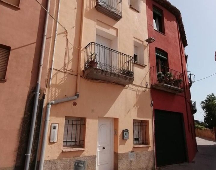 Exterior view of Single-family semi-detached for sale in La Bisbal d'Empordà  with Terrace