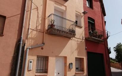Exterior view of Single-family semi-detached for sale in La Bisbal d'Empordà  with Terrace