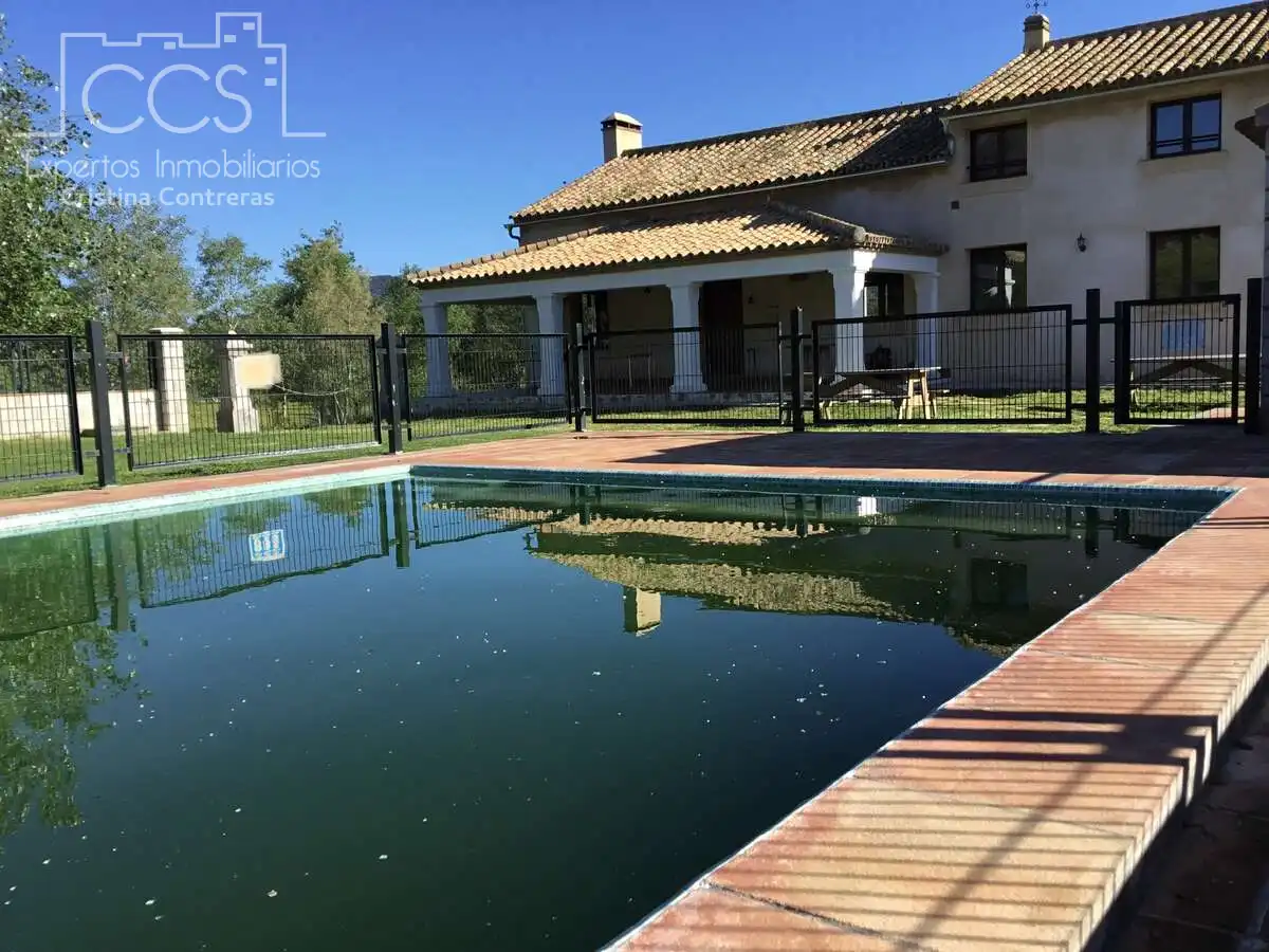 Piscina de Finca rústica en venda en El Pedroso amb Traster, Piscina i Moblat