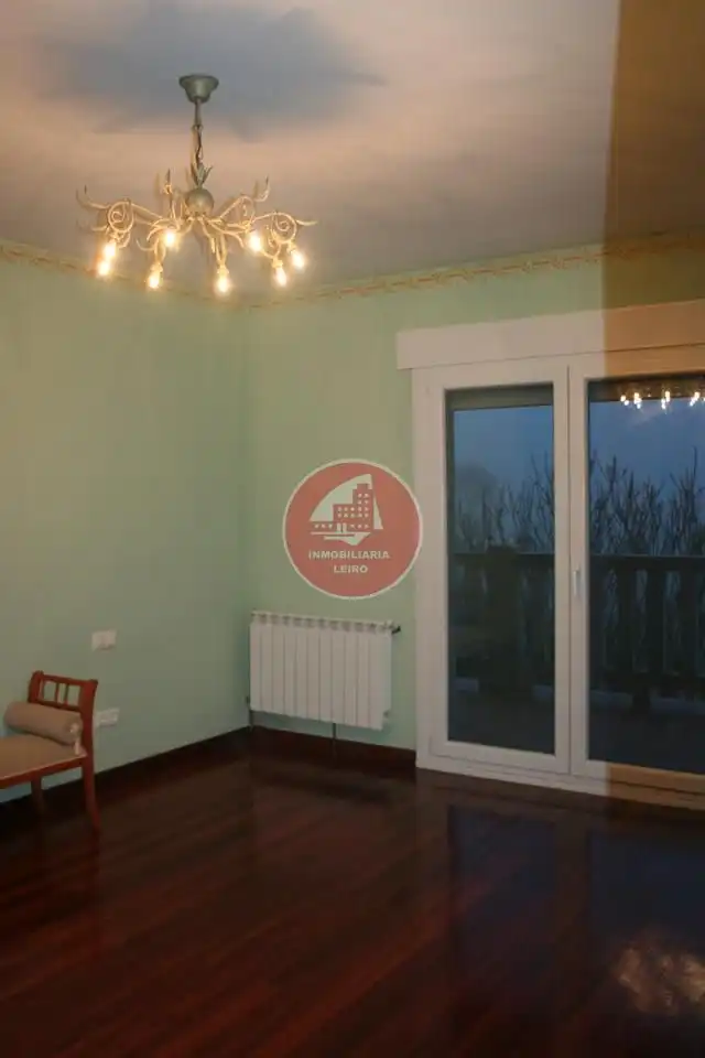 Casa o xalet en venda en Pontevedra Capital  amb Jardí privat, Terrassa i Moblat