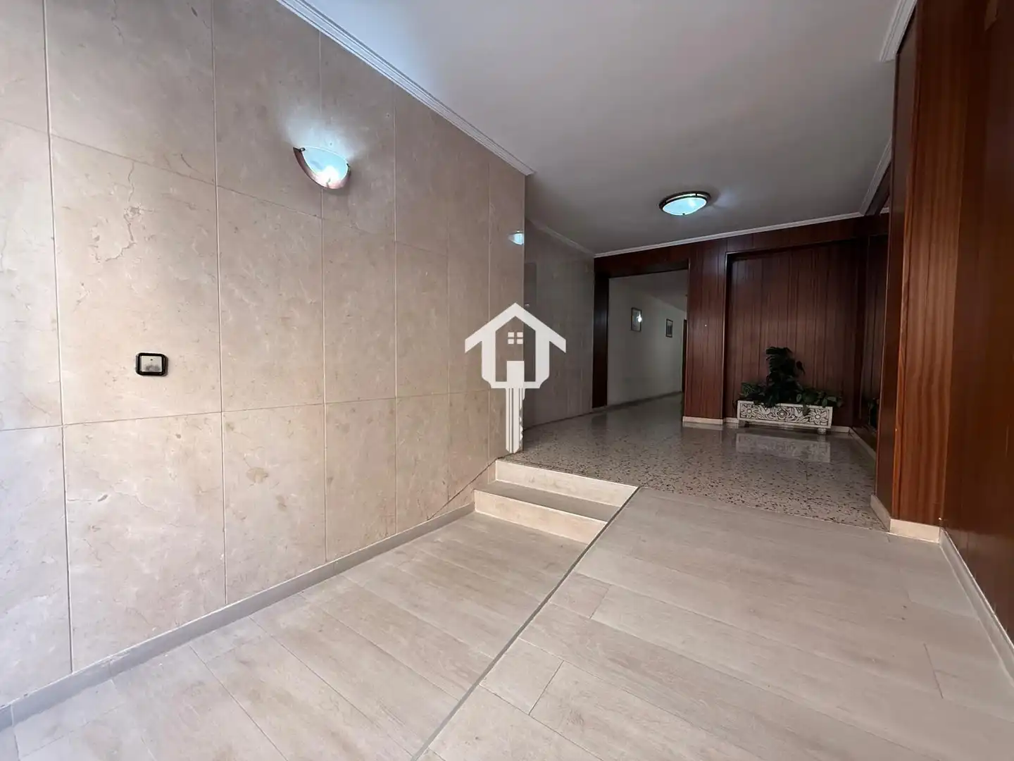 Piso en venta en Alicante / Alacant con Aire acondicionado, Amueblado y Balcón