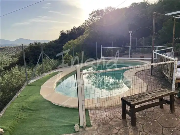 Xalet amb piscina en venda a Alcalá la Real, imagen 3