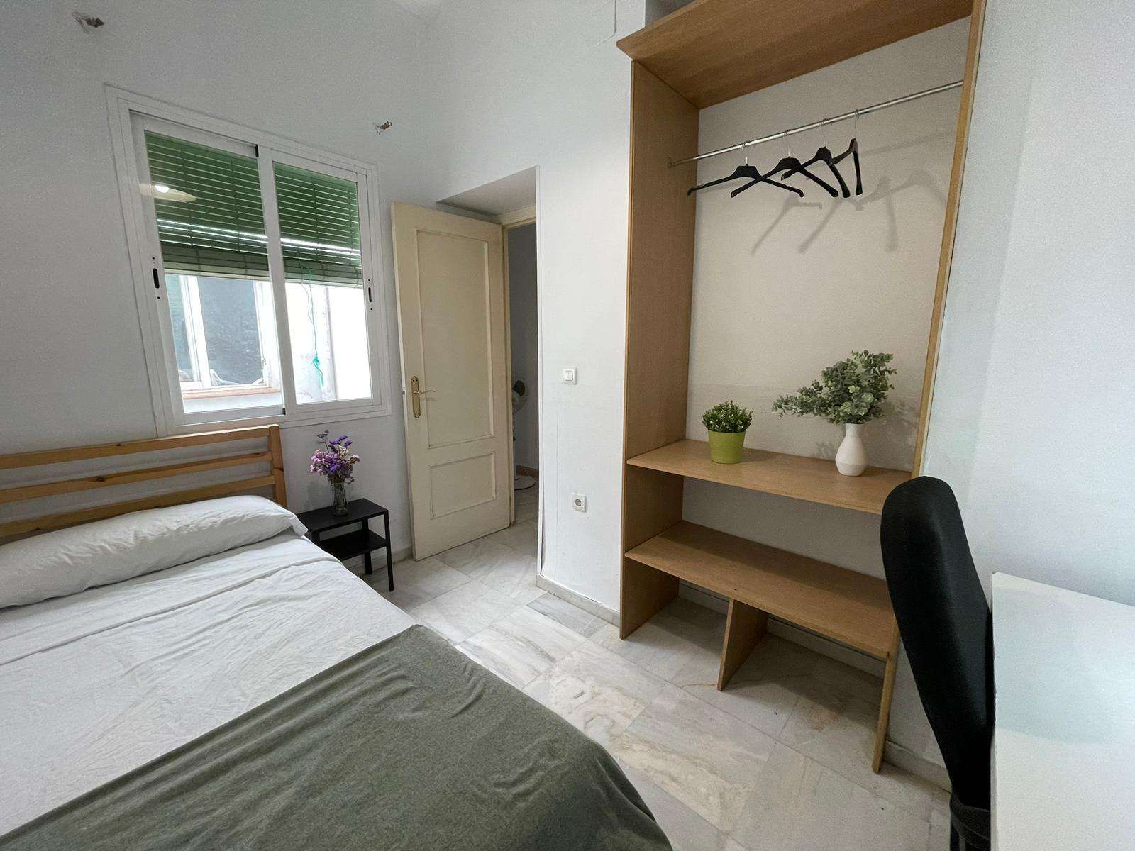 Dormitori de Pis per a compartir en  Sevilla Capital amb Aire condicionat i Terrassa