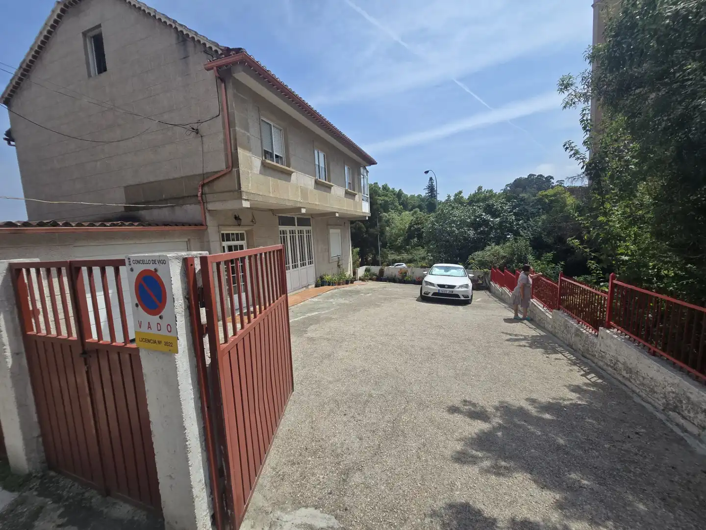 Parking de Casa o chalet en venta en Vigo  con Calefacción, Jardín privado y Terraza