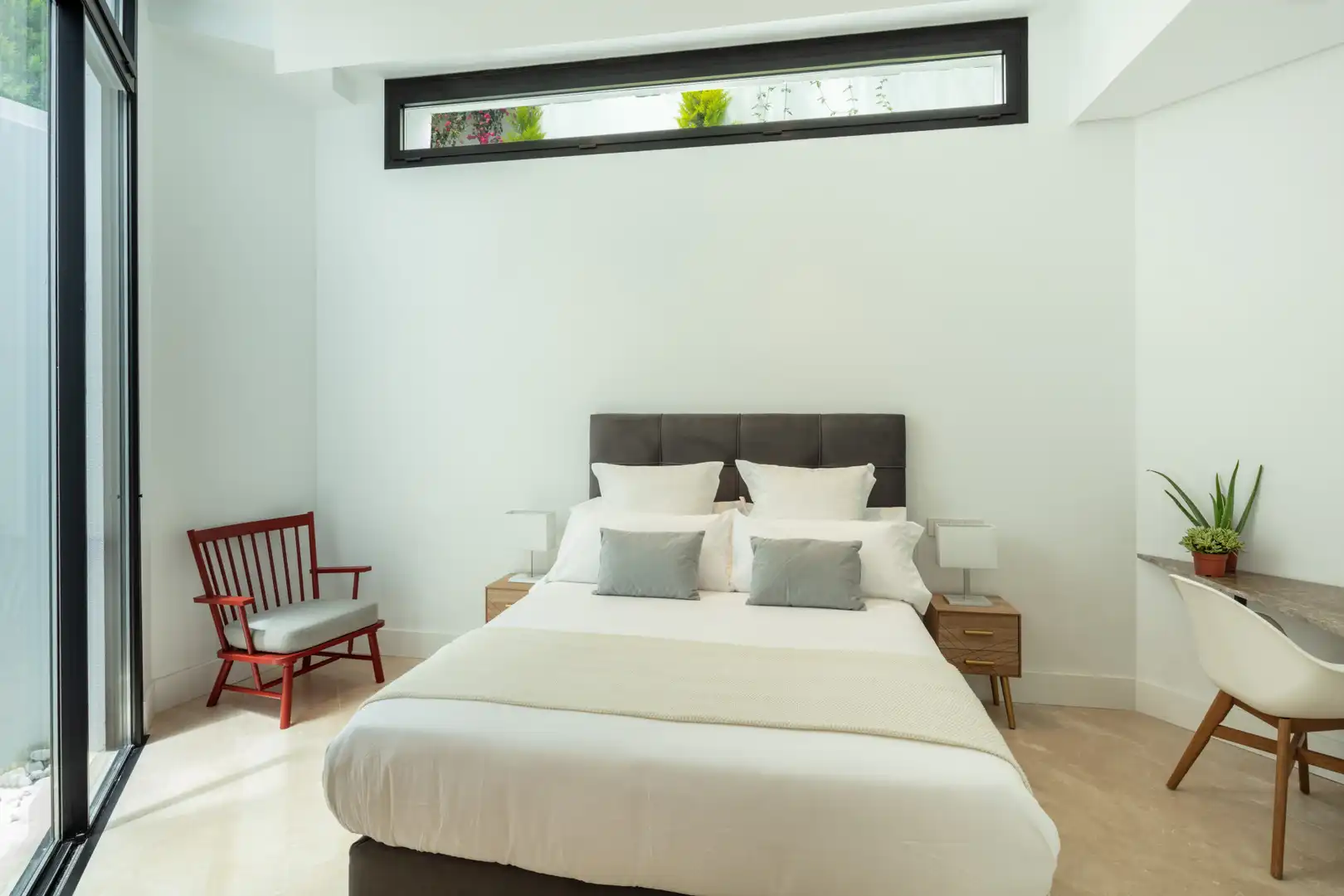 Dormitori de Casa o xalet en venda en Marbella amb Aire condicionat, Jardí privat i Terrassa