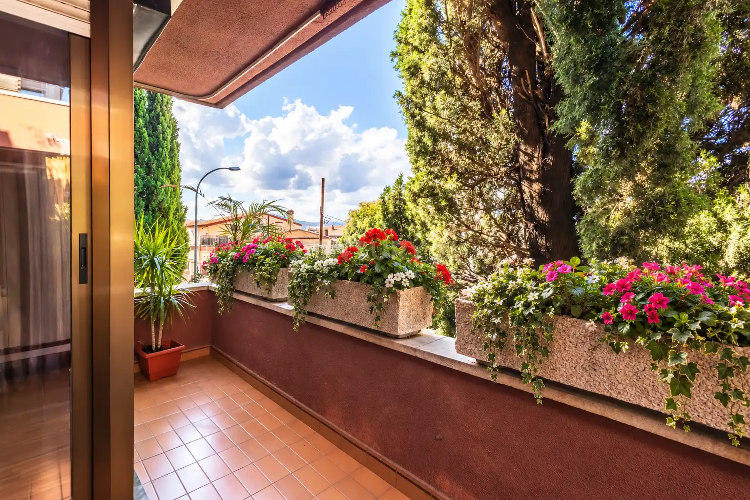 Apartment with terrace for sale in Avinguda del Pla del Vent, Sant Joan Despí, Spain, imagen 2
