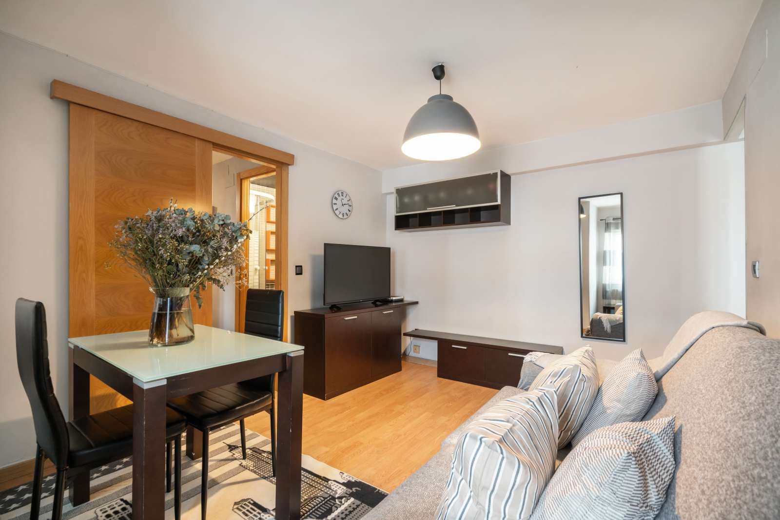 Living room of Apartment to share in  Madrid Capital  with Air Conditioner and Terrace