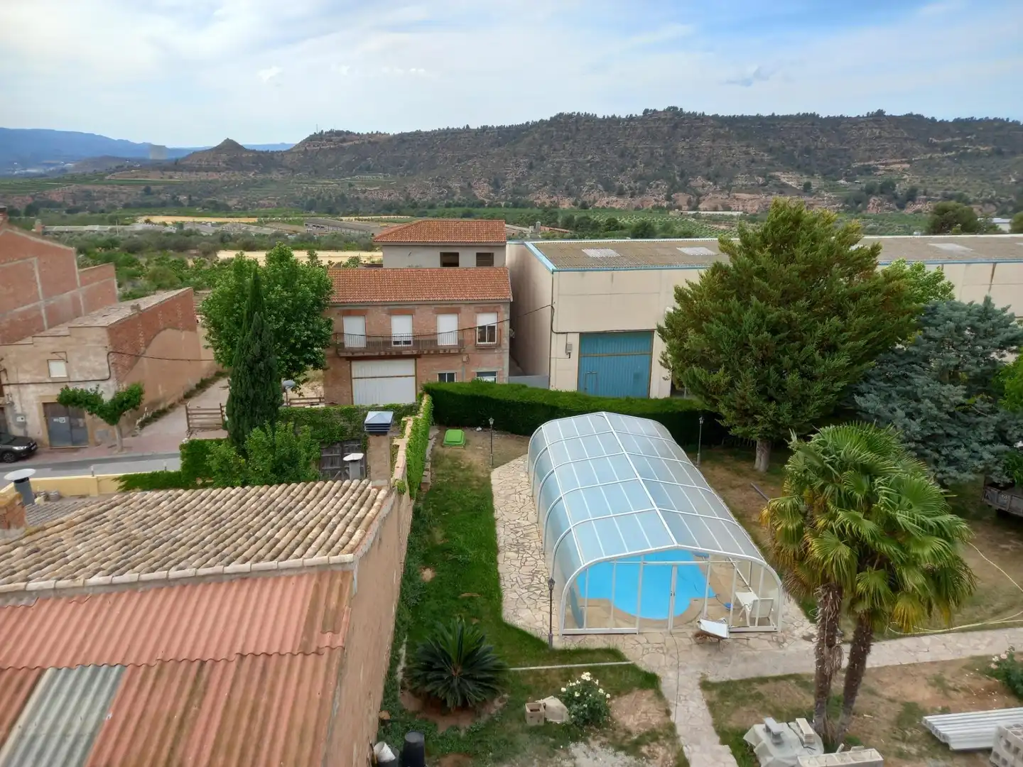 Piscina de Local en venta en La Torre de l'Espanyol